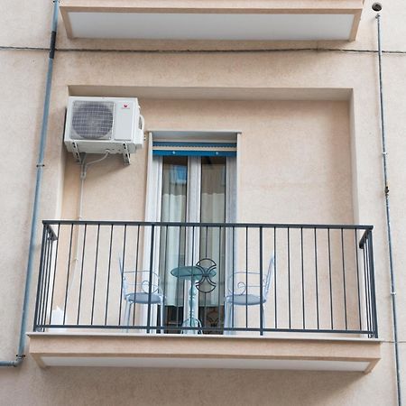 Dimora Cappuccini Guest House Чистернино Екстериор снимка