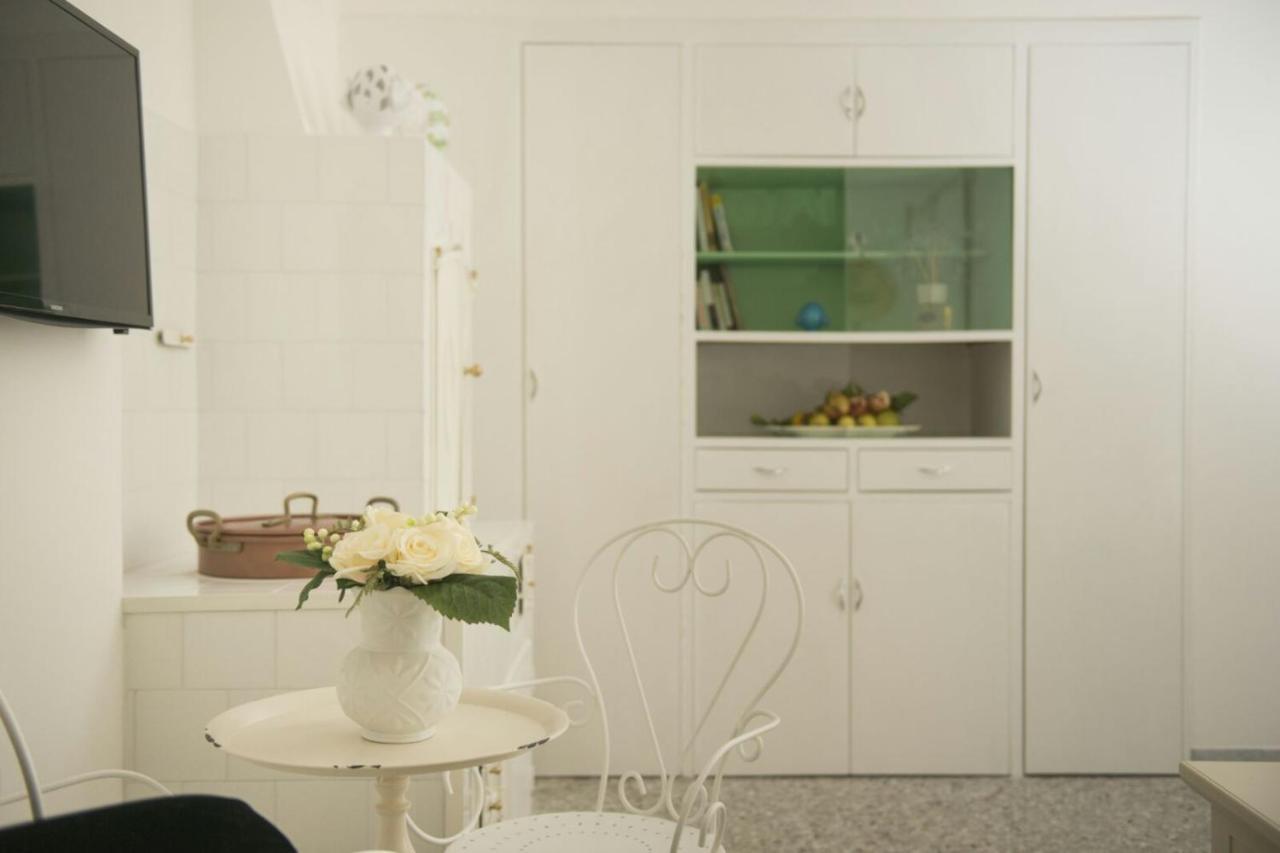 Dimora Cappuccini Guest House Чистернино Екстериор снимка