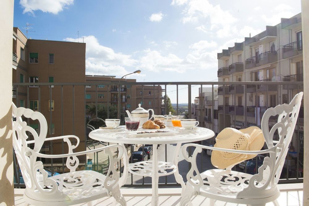 Dimora Cappuccini Guest House Чистернино Екстериор снимка
