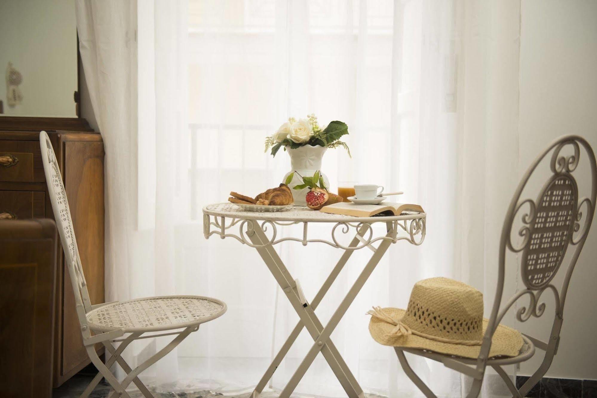 Dimora Cappuccini Guest House Чистернино Екстериор снимка