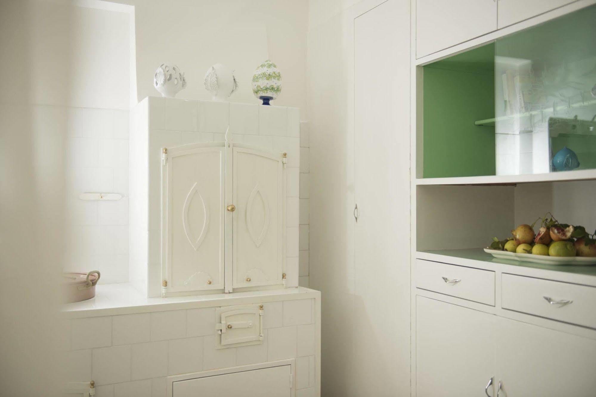 Dimora Cappuccini Guest House Чистернино Екстериор снимка