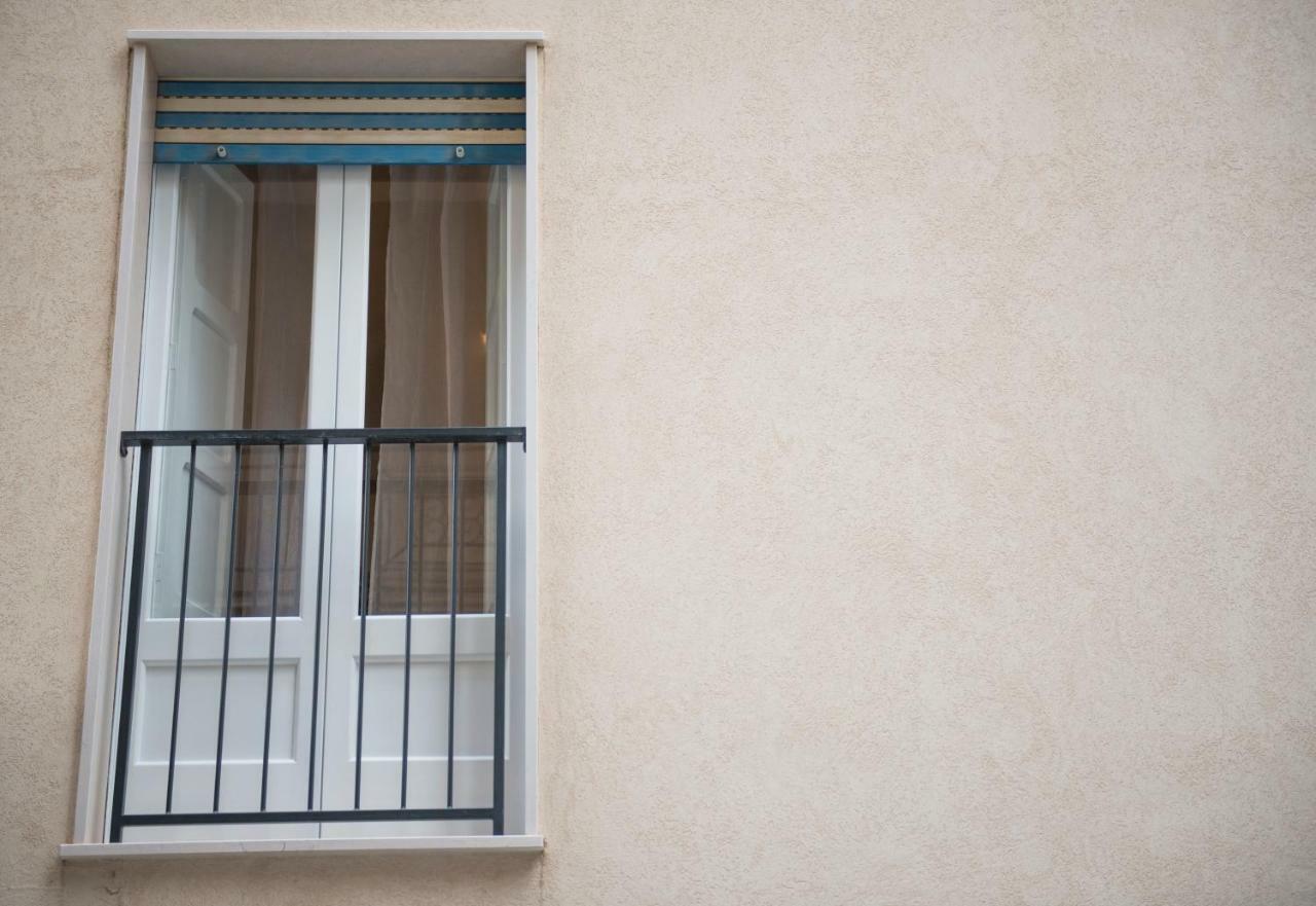 Dimora Cappuccini Guest House Чистернино Екстериор снимка